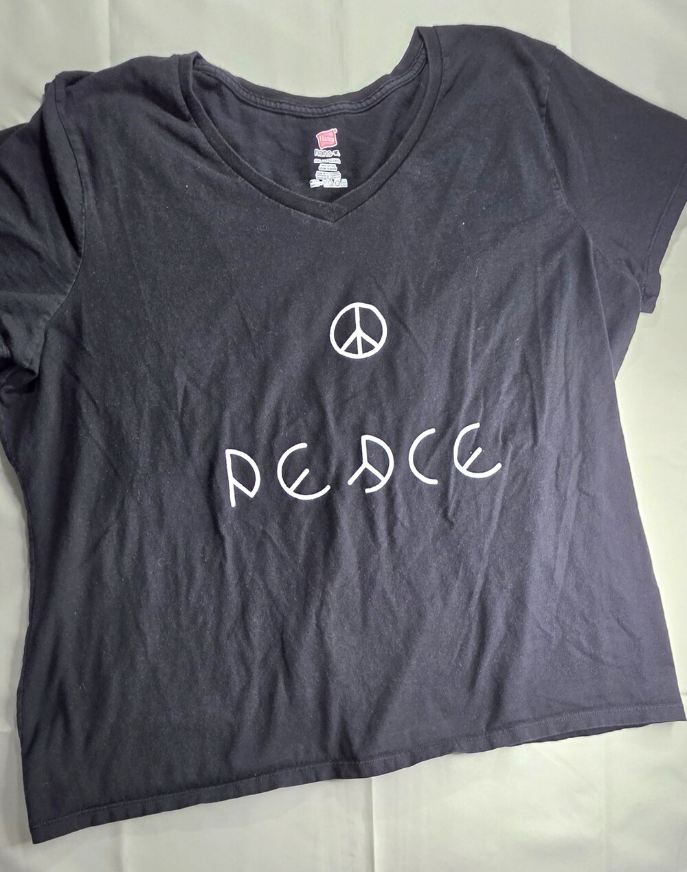 Hanes Women's V-neck Peace Signs T Shirt  In Black Size 2XL Rn 15763 Sku 0303